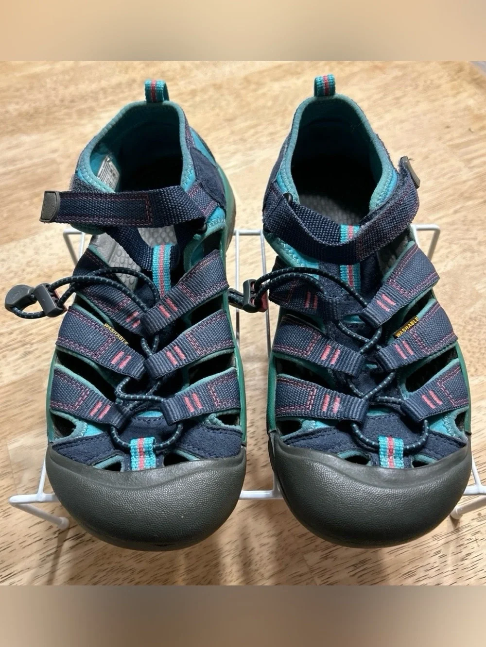 Keen Kids Navy with Teal Accent Closed-Toe Sandals, SzJ5.